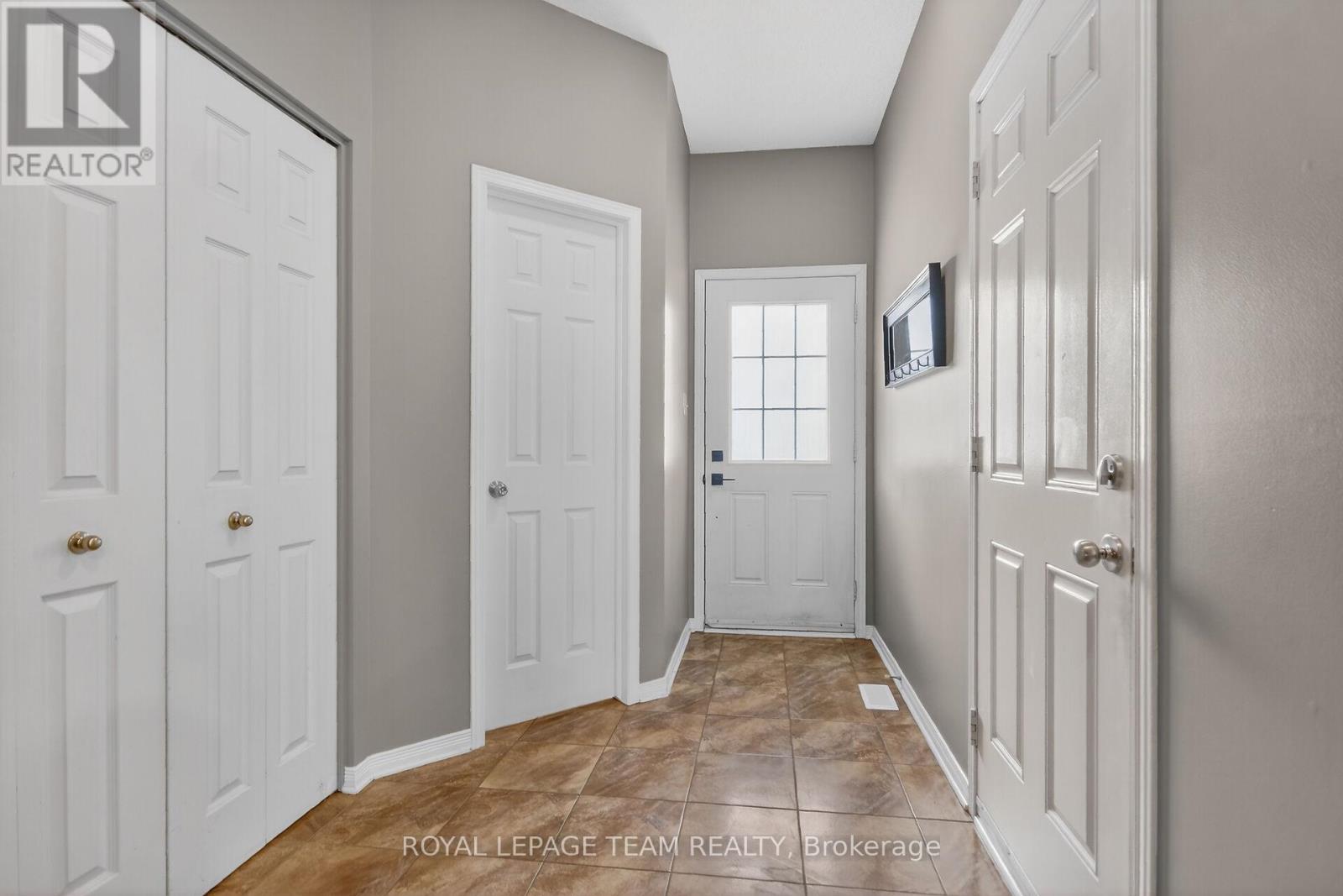 317 Copperfield Crescent, Ottawa, Ontario  K2J 0L2 - Photo 2 - X12959548