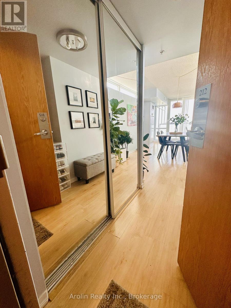 212 - 20 Joe Shuster Way, Toronto, Ontario  M6K 0A3 - Photo 5 - W12959498