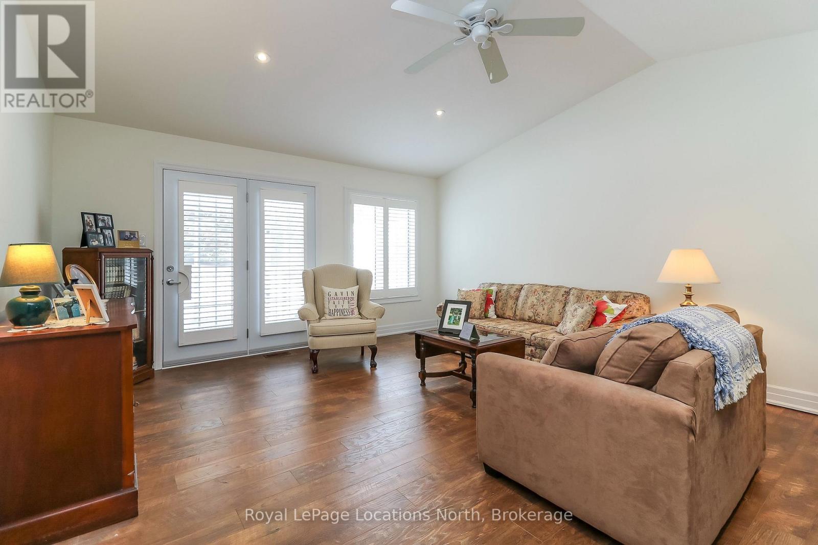 16 New York Avenue, Wasaga Beach, Ontario  L9Z 3A8 - Photo 10 - S12959528