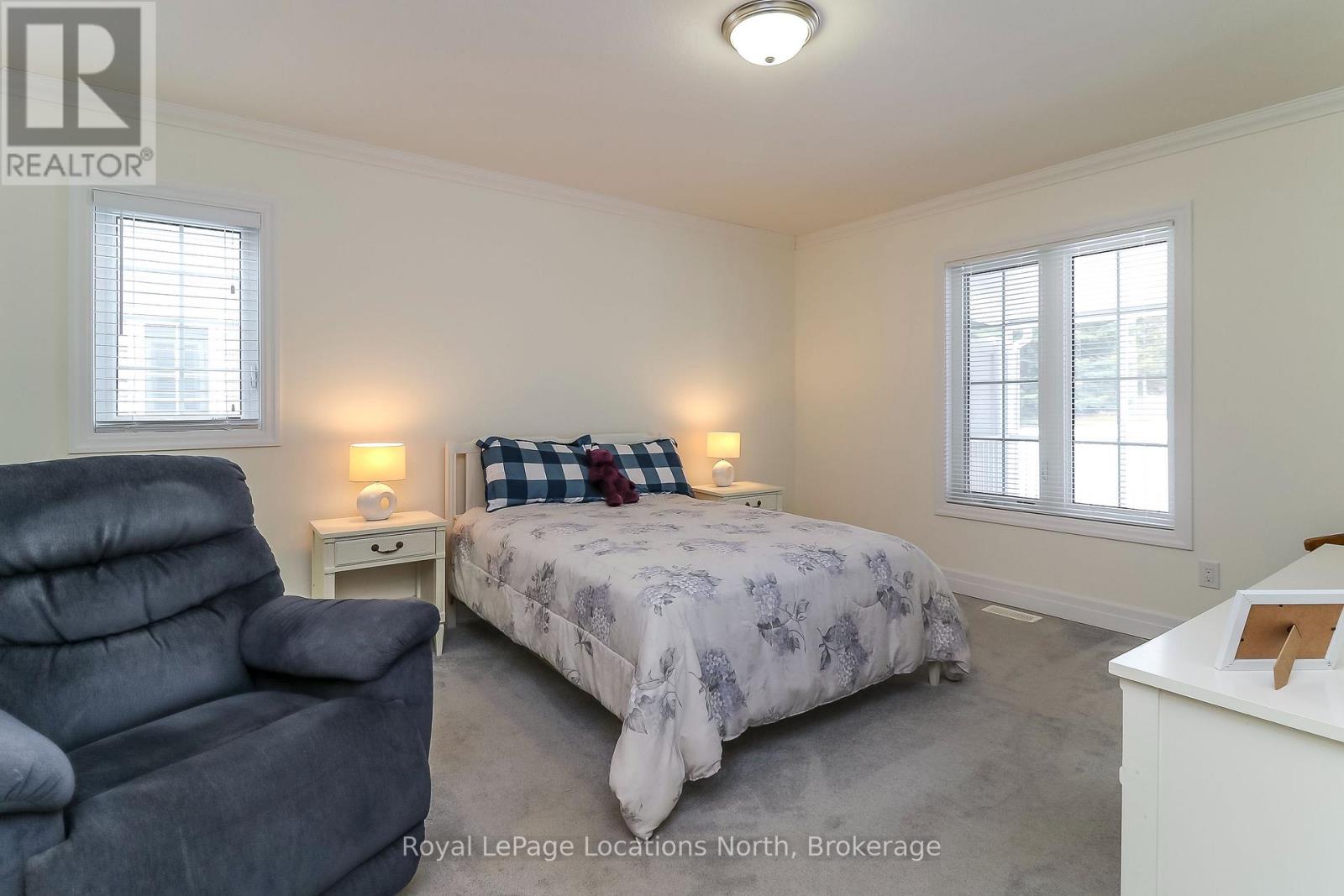 16 New York Avenue, Wasaga Beach, Ontario  L9Z 3A8 - Photo 11 - S12959528