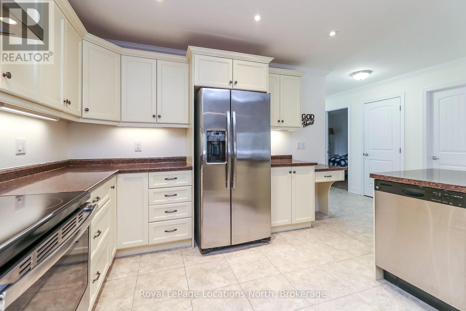 16 New York Avenue, Wasaga Beach, Ontario  L9Z 3A8 - Photo 20 - S12959528