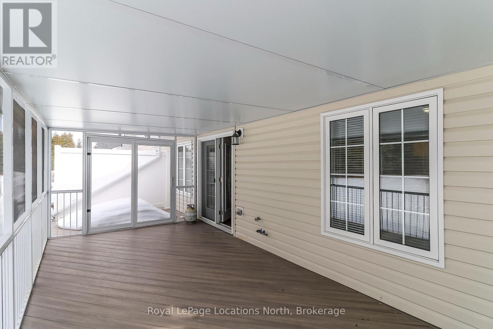 16 New York Avenue, Wasaga Beach, Ontario  L9Z 3A8 - Photo 25 - S12959528