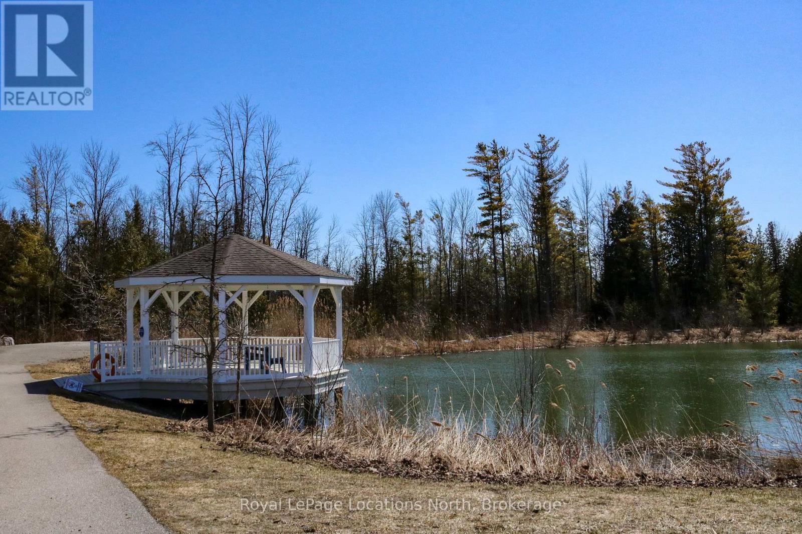 16 New York Avenue, Wasaga Beach, Ontario  L9Z 3A8 - Photo 4 - S12959528