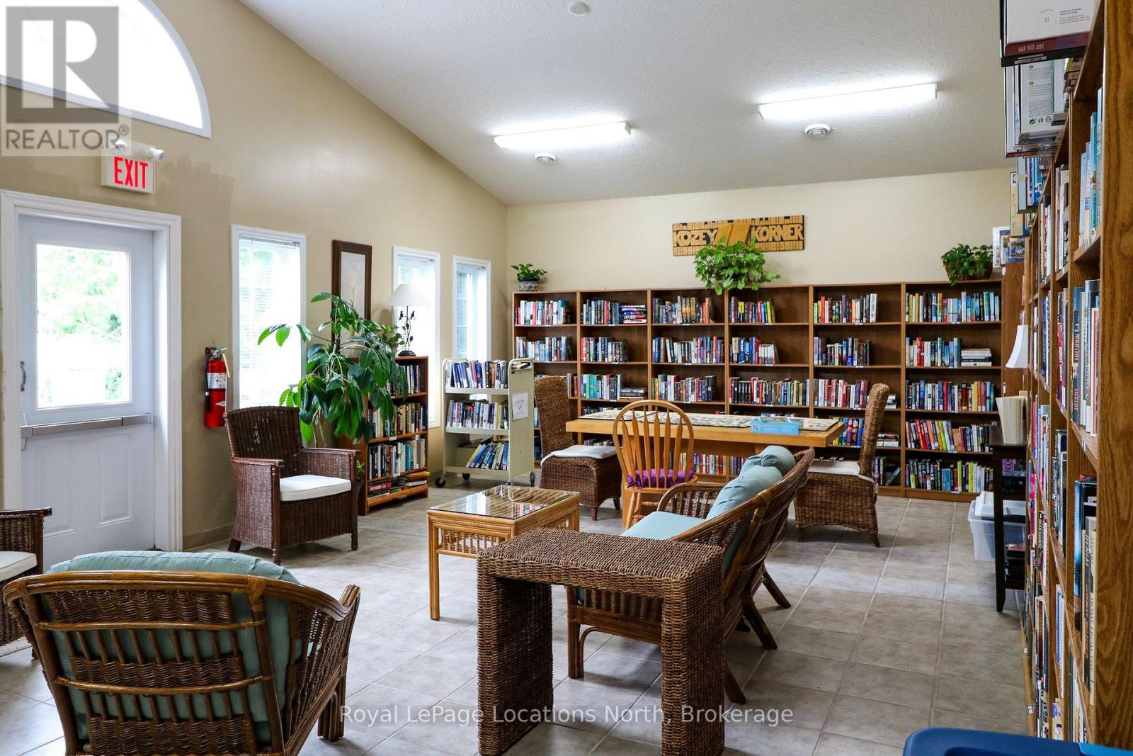 16 New York Avenue, Wasaga Beach, Ontario  L9Z 3A8 - Photo 40 - S12959528