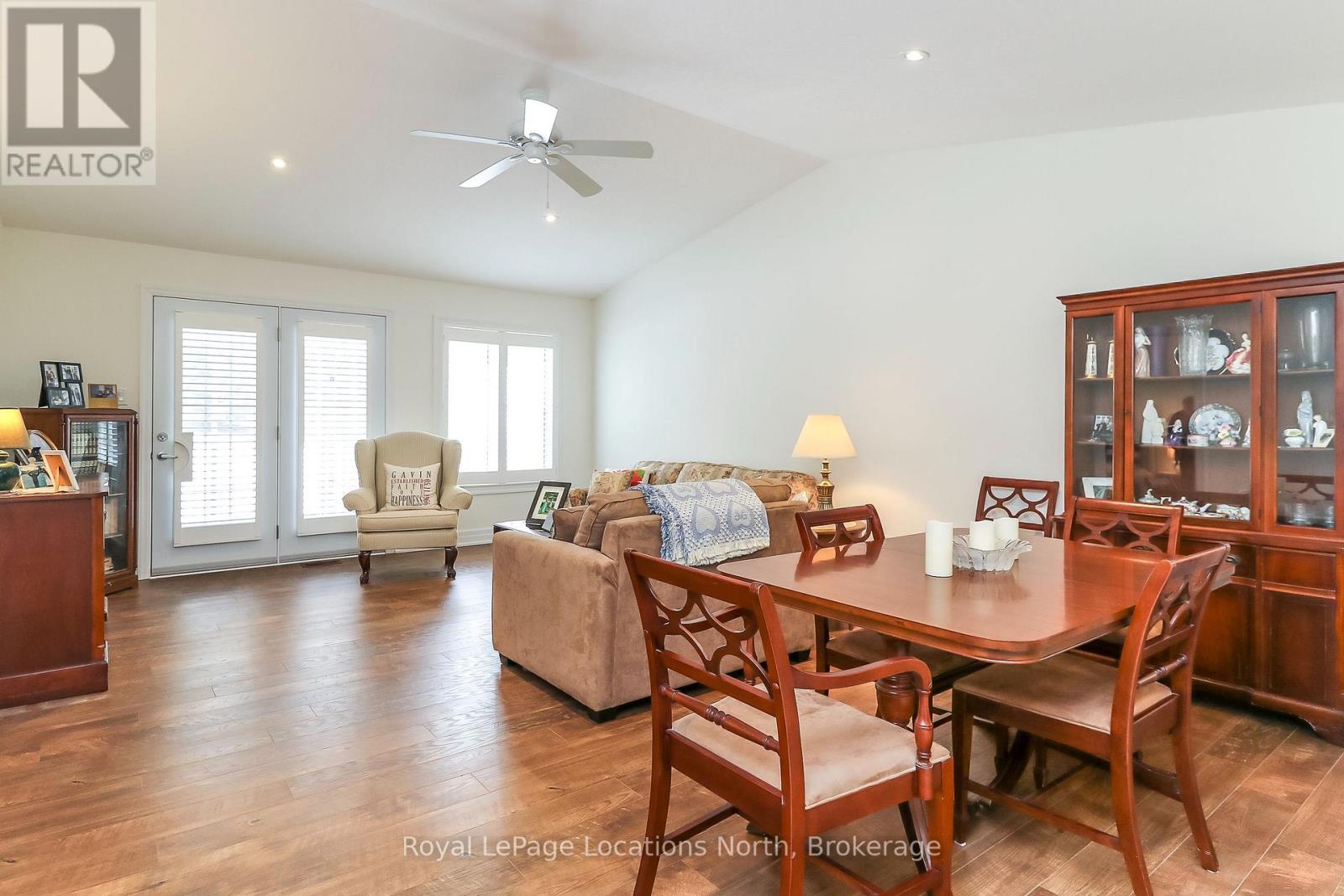 16 New York Avenue, Wasaga Beach, Ontario  L9Z 3A8 - Photo 9 - S12959528