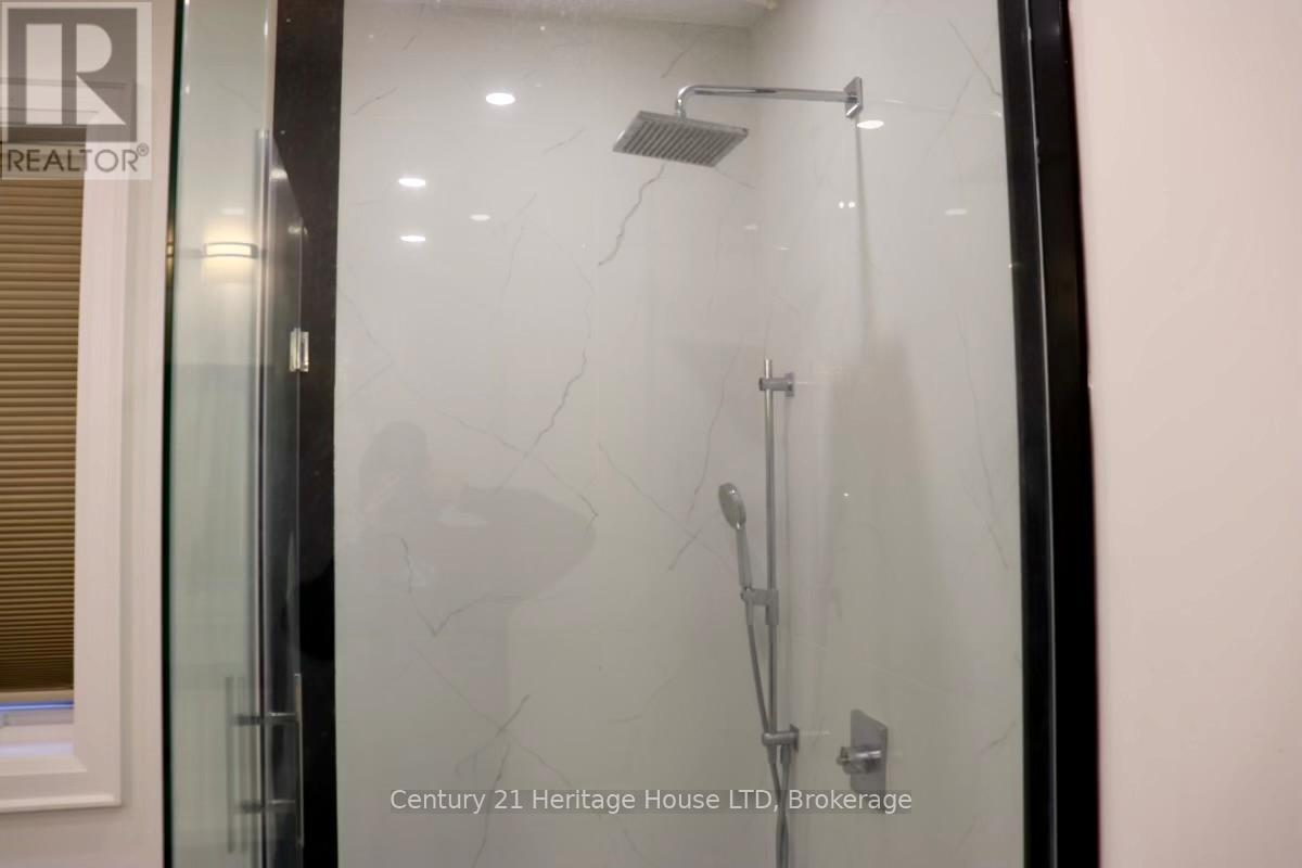 9785 Niagara River Parkway, Niagara Falls, Ontario  L2E 6S6 - Photo 40 - X12959378