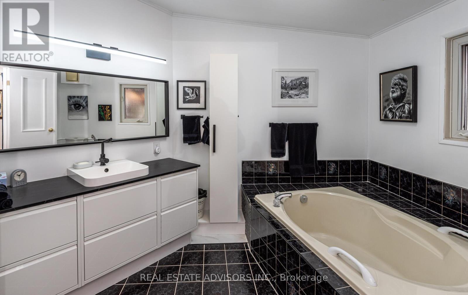 50 Juno Crescent, Georgina, Ontario  L0E 1R0 - Photo 23 - N12940478