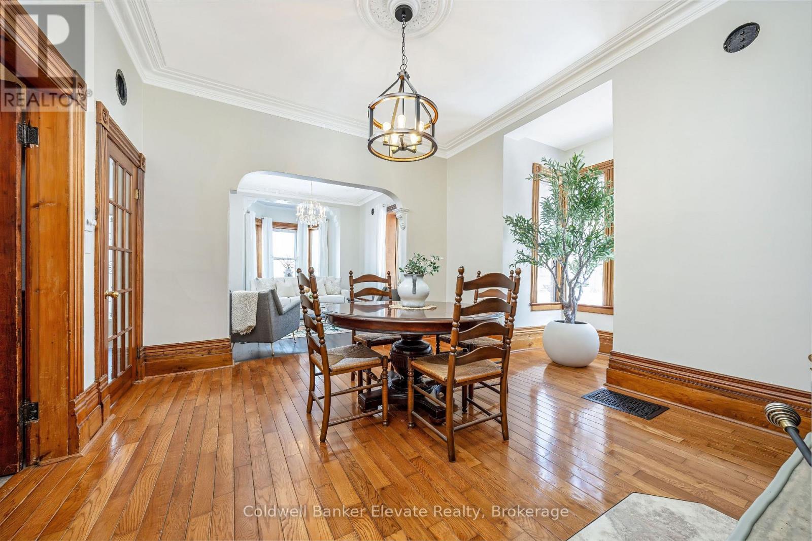 6 Queen Street, Halton Hills, Ontario  L7G 2E4 - Photo 7 - W12909692