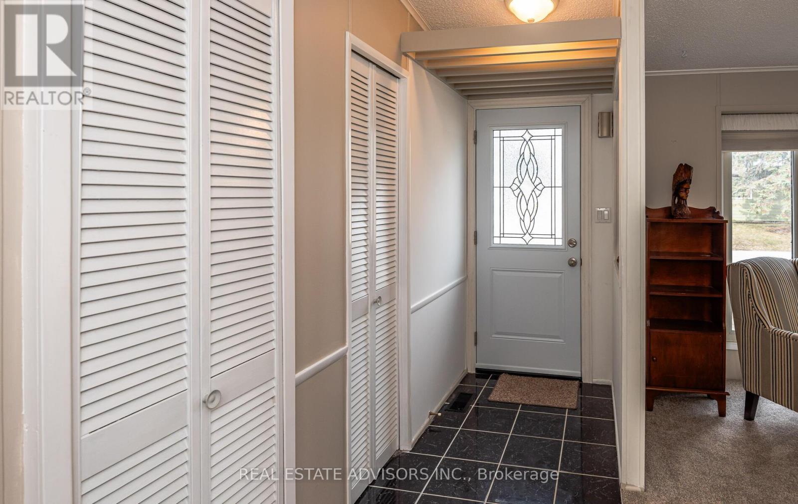 50 Juno Crescent, Georgina, Ontario  L0E 1R0 - Photo 6 - N12940478