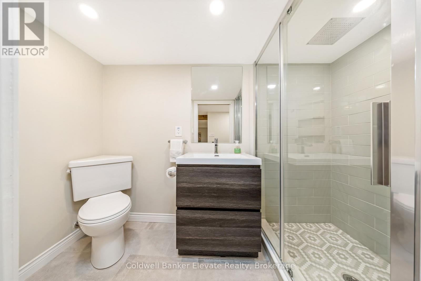 6 Queen Street, Halton Hills, Ontario  L7G 2E4 - Photo 32 - W12909692