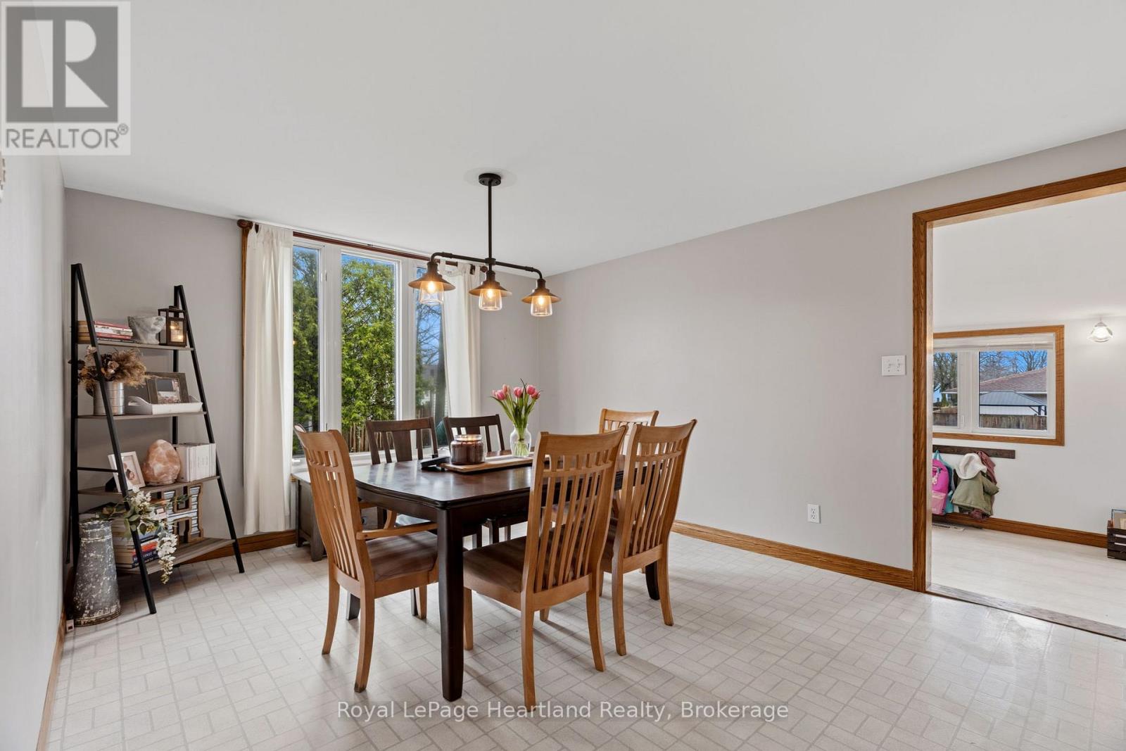 Photo 15 of 43 for 140 Rattenbury Street W