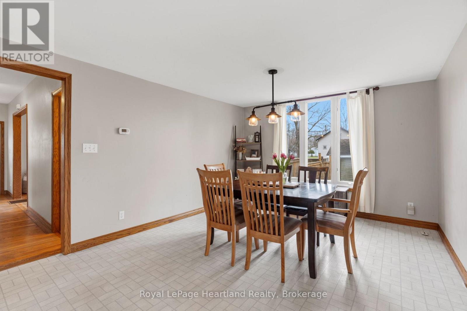 Photo 16 of 43 for 140 Rattenbury Street W