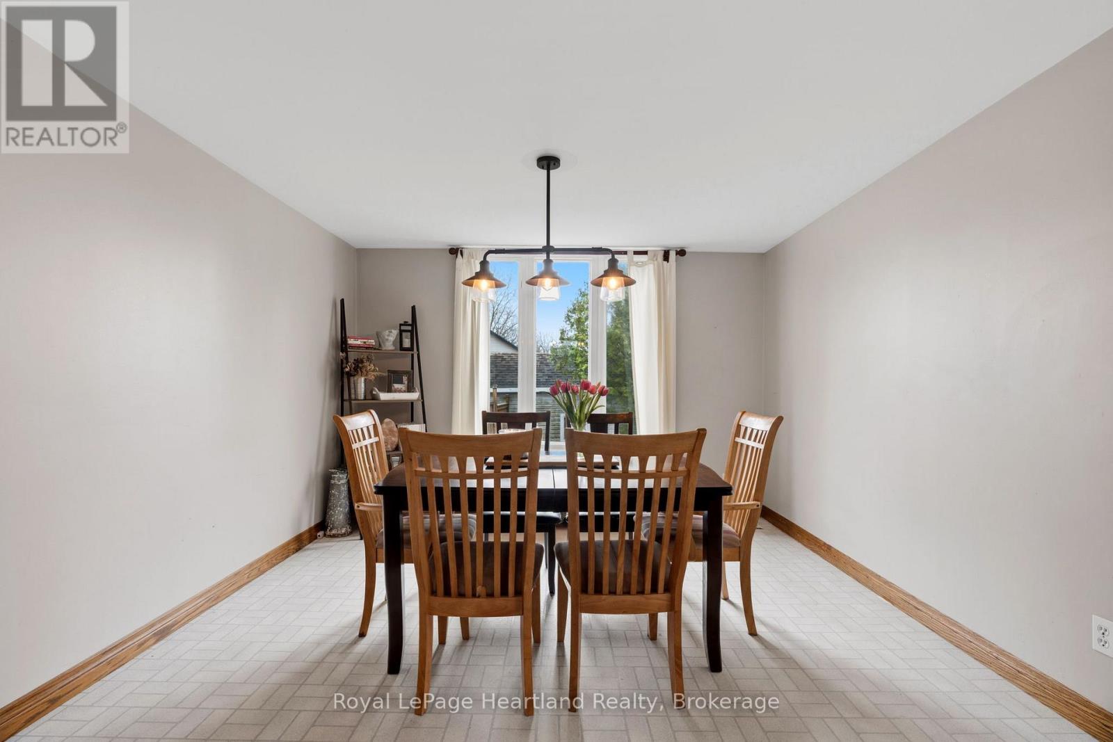 Photo 17 of 43 for 140 Rattenbury Street W