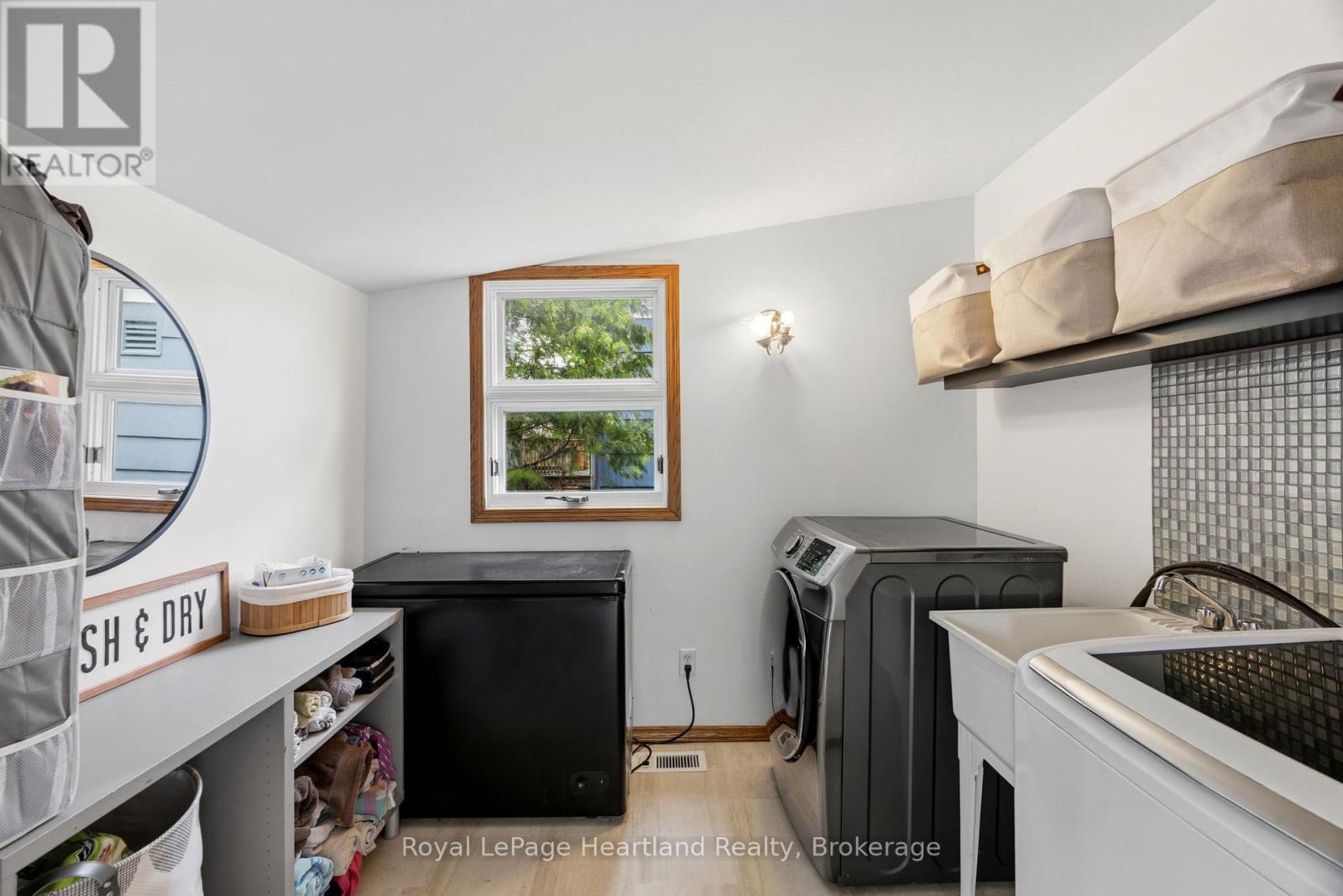 Photo 24 of 43 for 140 Rattenbury Street W