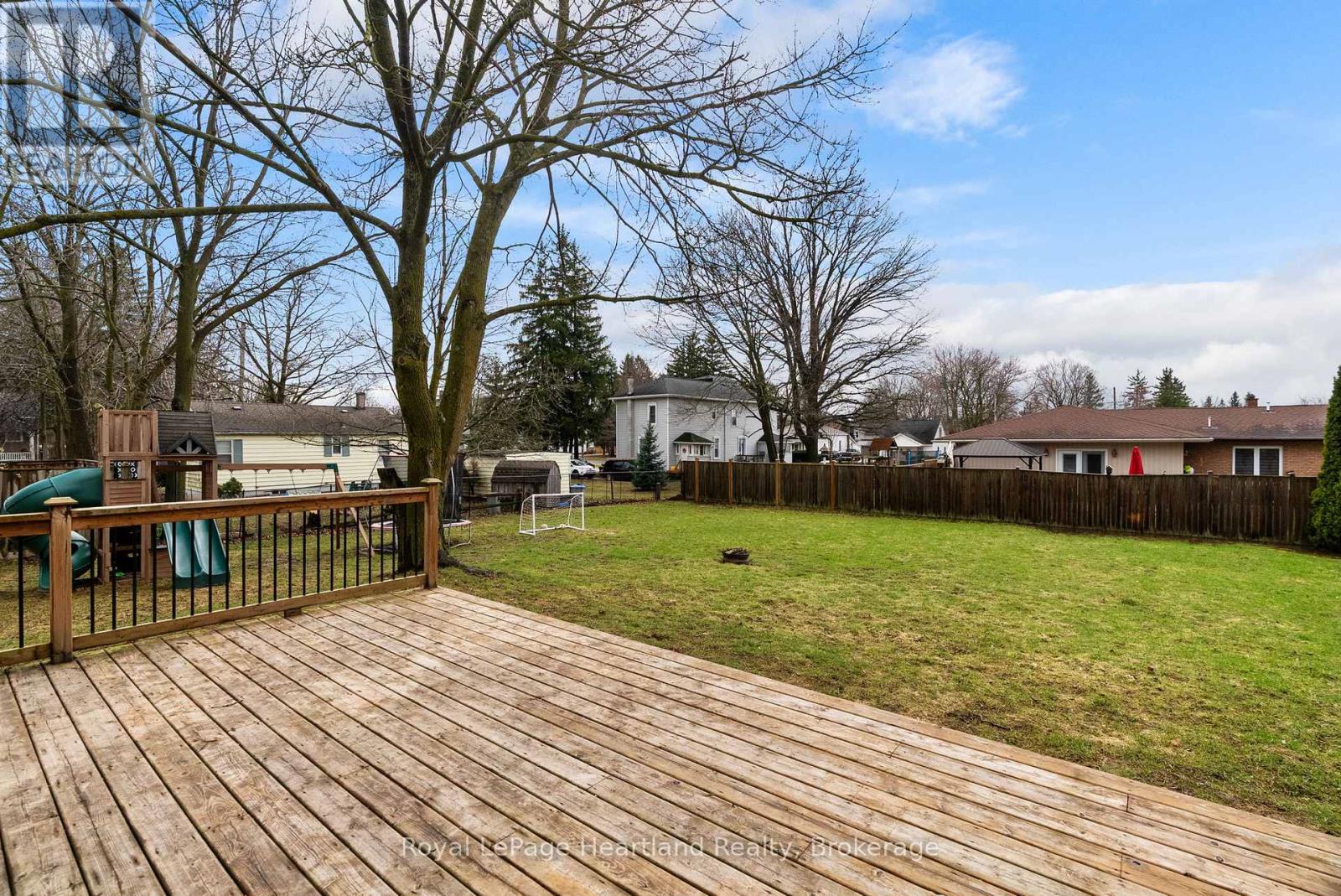 Photo 28 of 43 for 140 Rattenbury Street W