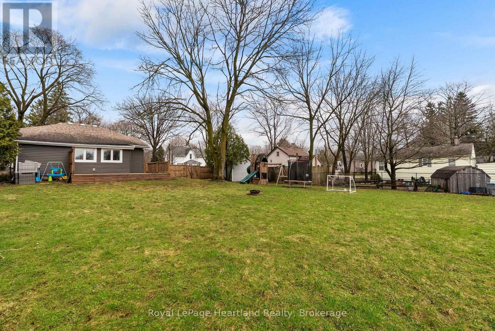 Photo 32 of 43 for 140 Rattenbury Street W