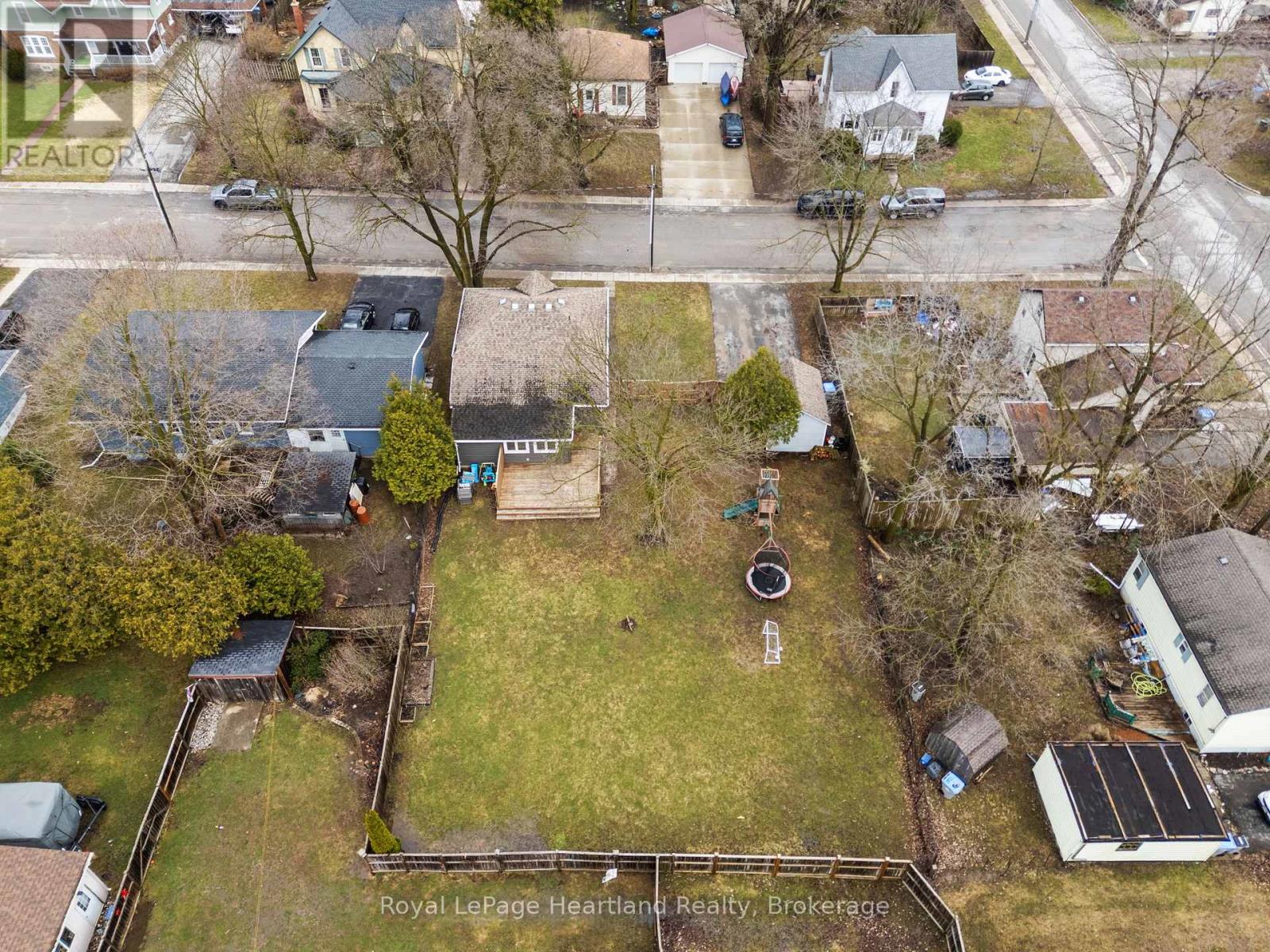 Photo 38 of 43 for 140 Rattenbury Street W