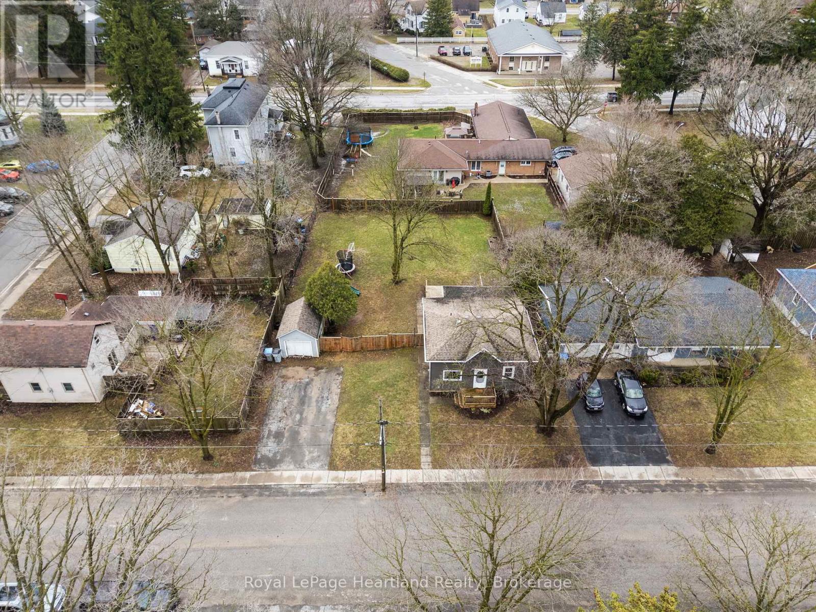 Photo 39 of 43 for 140 Rattenbury Street W