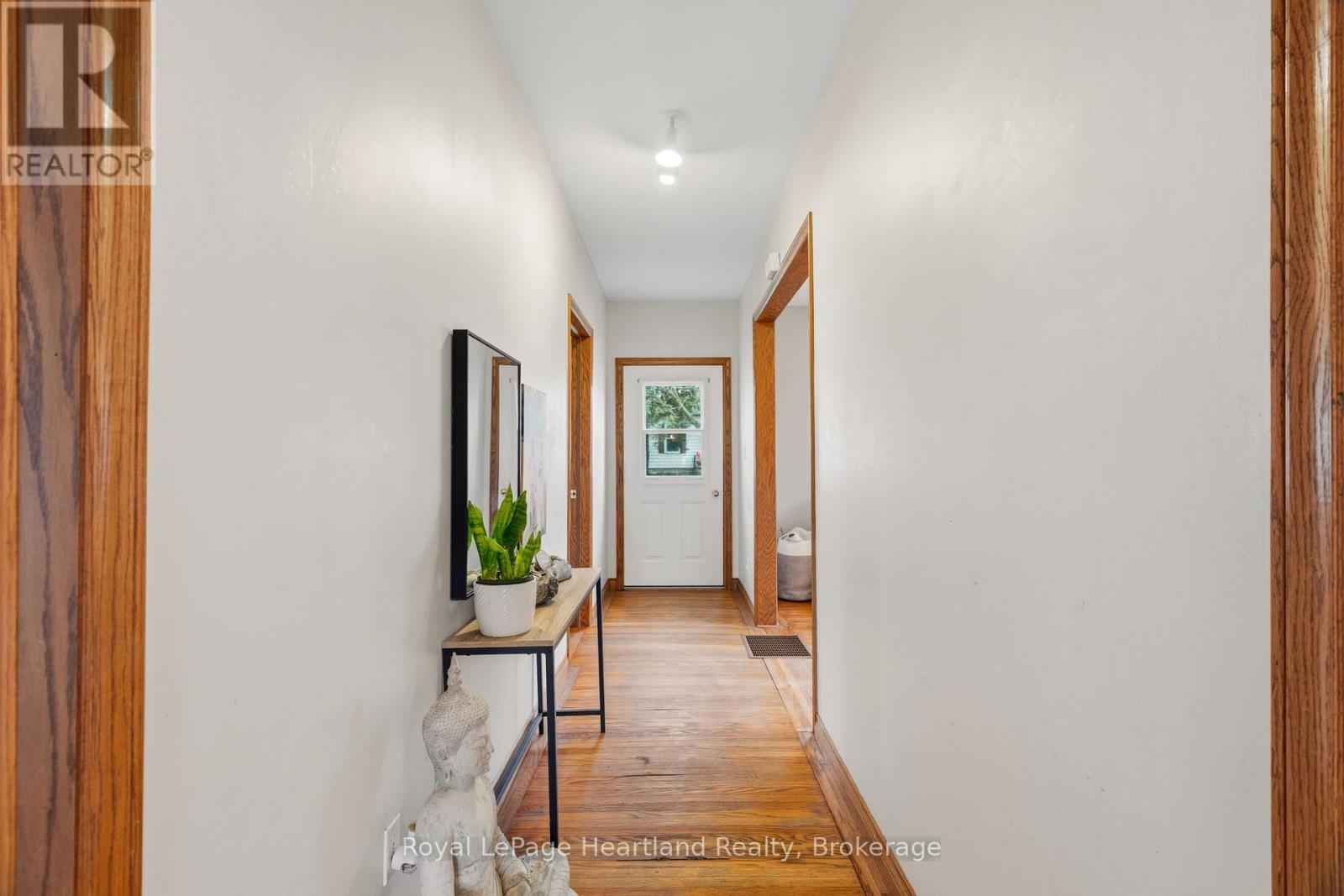 Photo 5 of 43 for 140 Rattenbury Street W