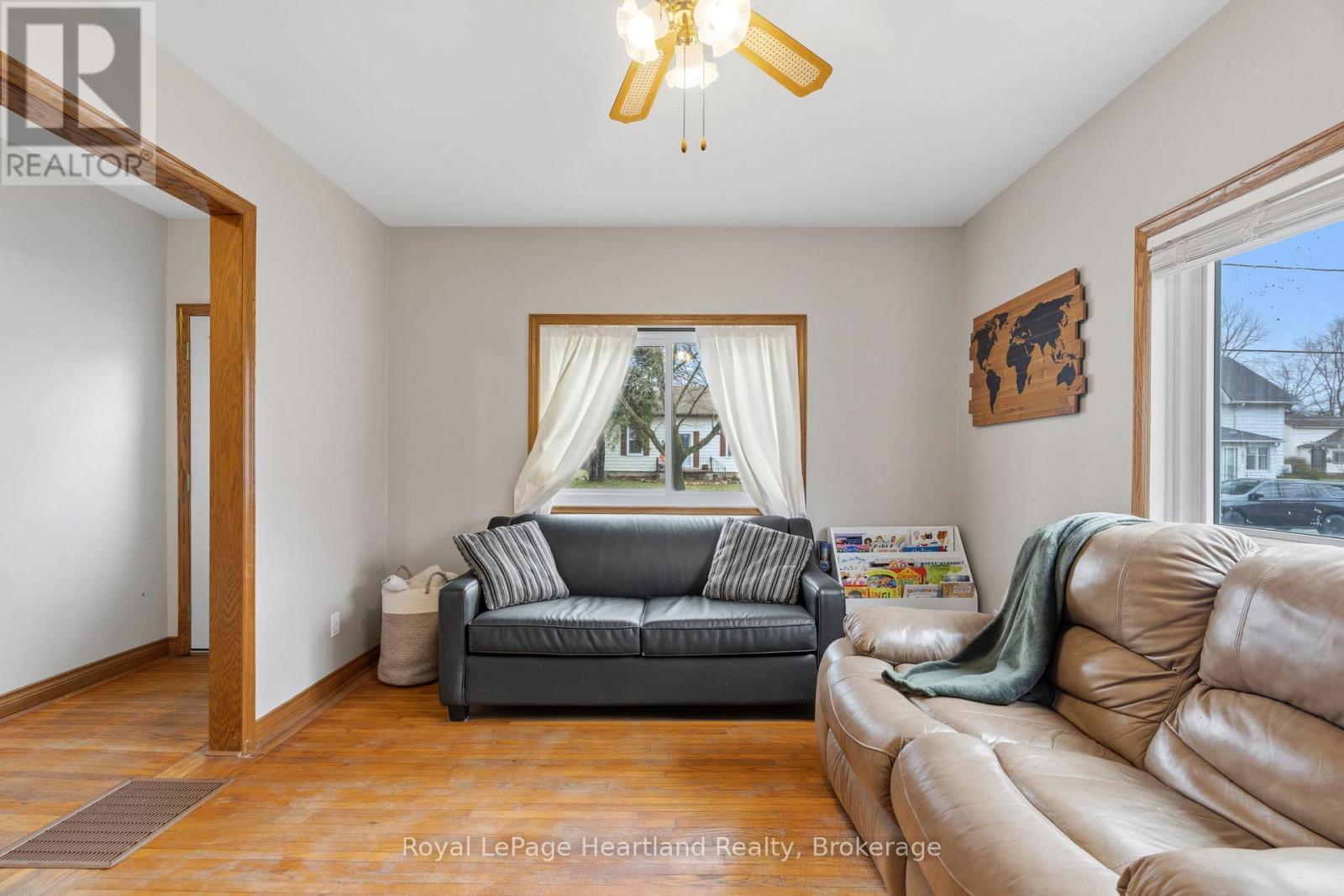 Photo 7 of 43 for 140 Rattenbury Street W