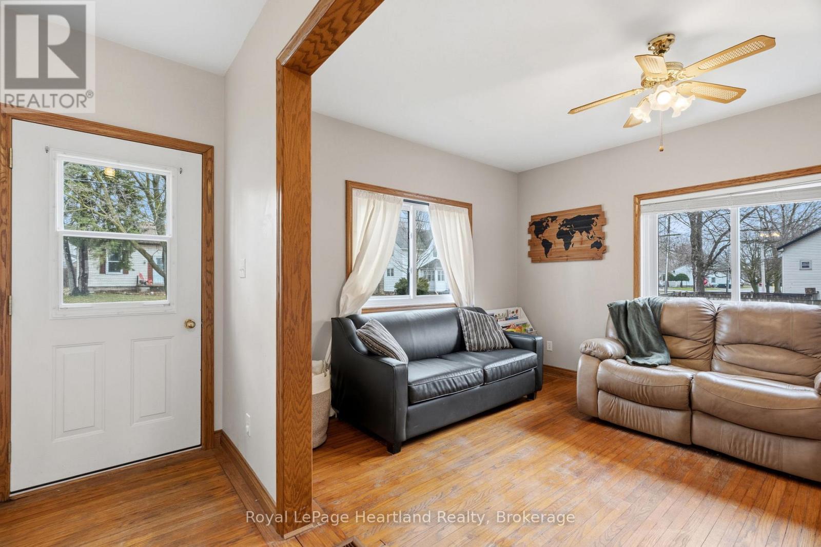 Photo 9 of 43 for 140 Rattenbury Street W