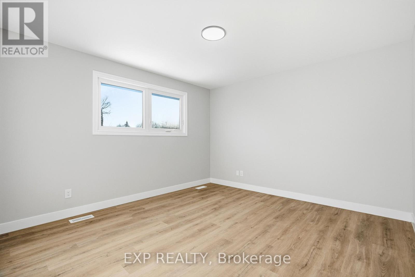 2158 Fillmore Crescent, Ottawa, Ontario  K1J 6A4 - Photo 16 - X12935712