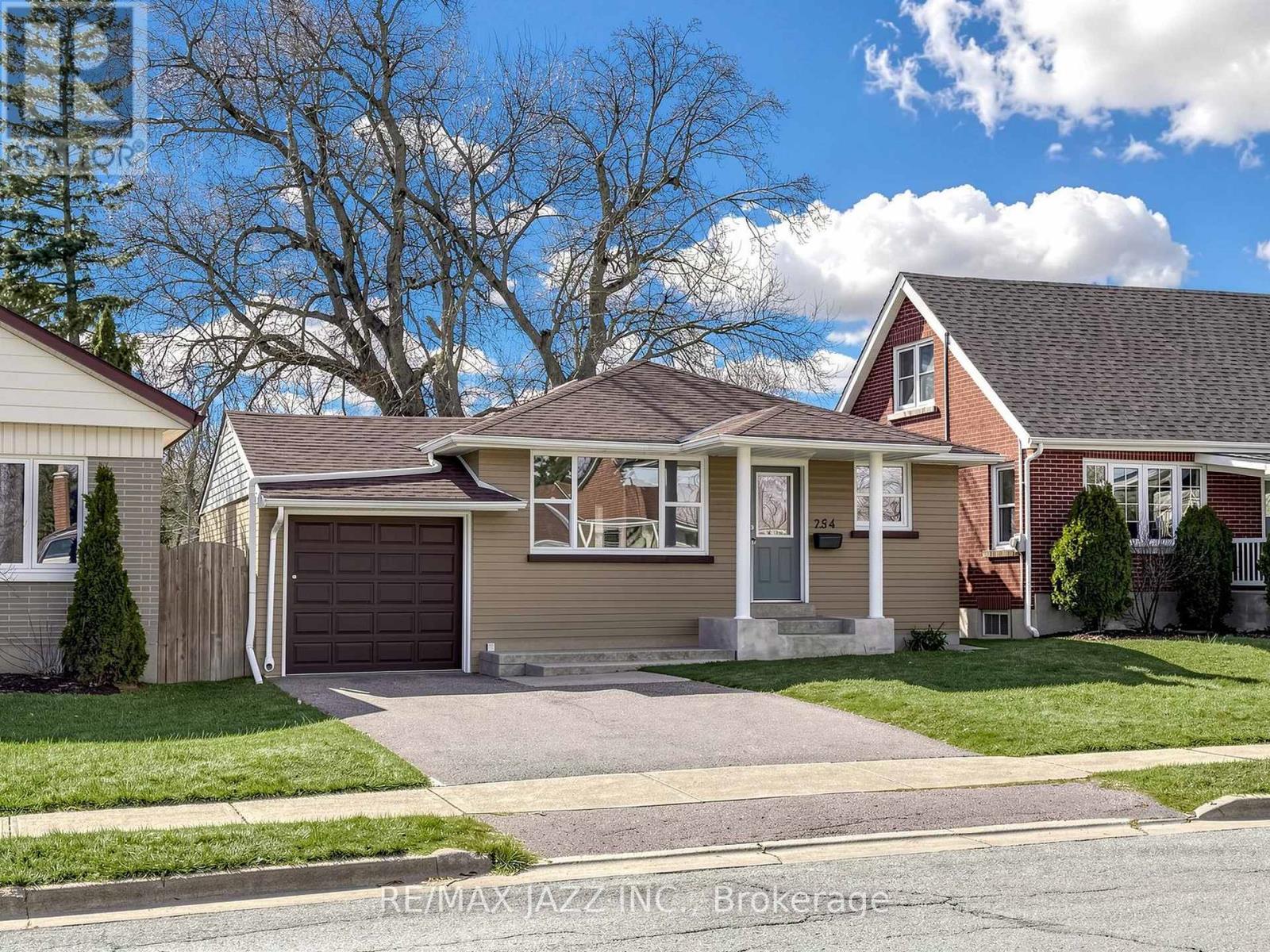 254 Wilson Road S, Oshawa, Ontario  L1H 6C3 - Photo 1 - E12959492