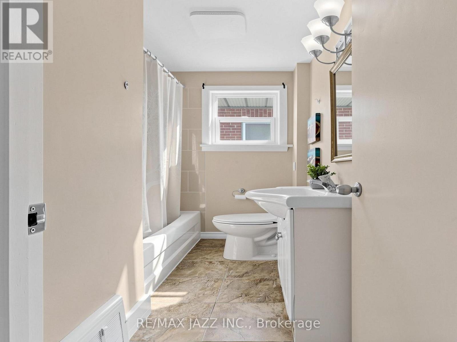 254 Wilson Road S, Oshawa, Ontario  L1H 6C3 - Photo 12 - E12959492