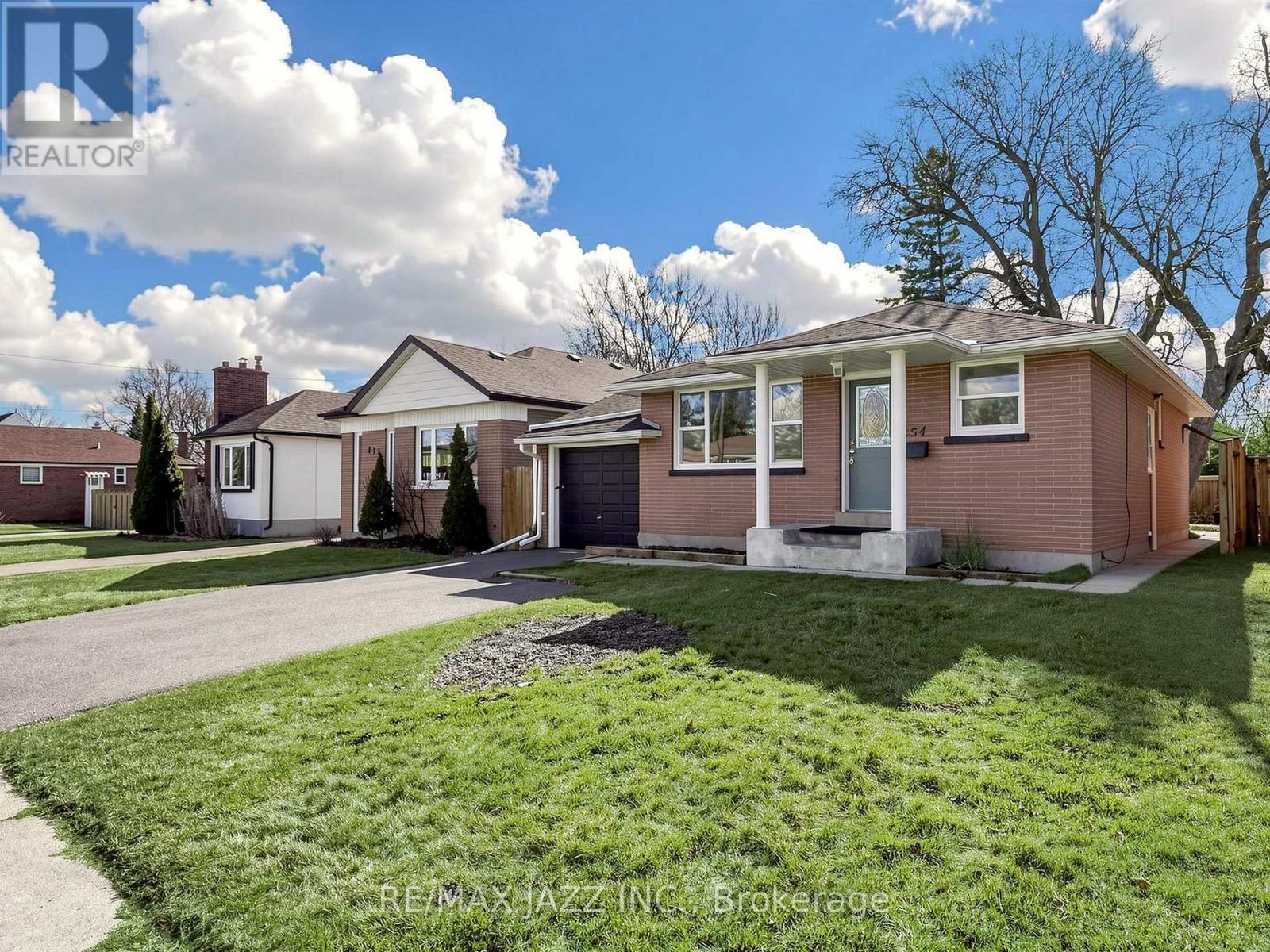 254 Wilson Road S, Oshawa, Ontario  L1H 6C3 - Photo 2 - E12959492