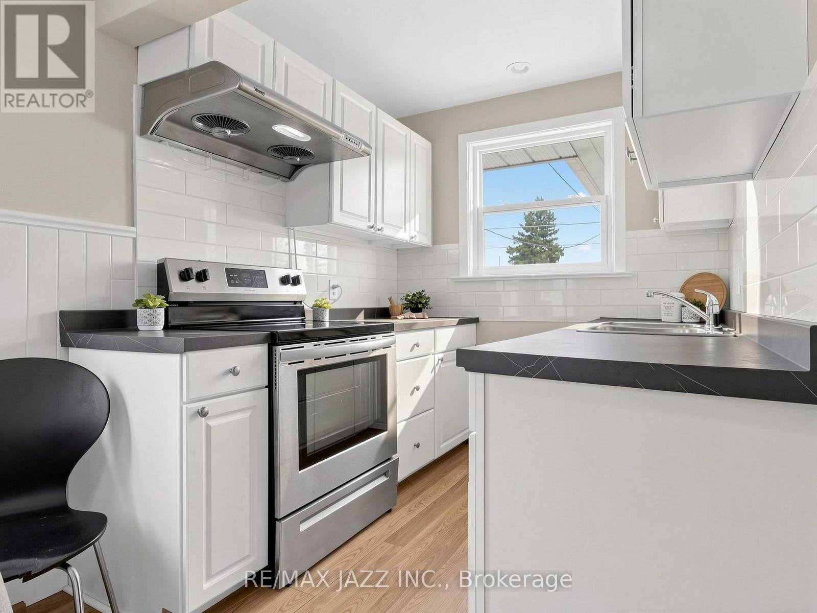 254 Wilson Road S, Oshawa, Ontario  L1H 6C3 - Photo 8 - E12959492