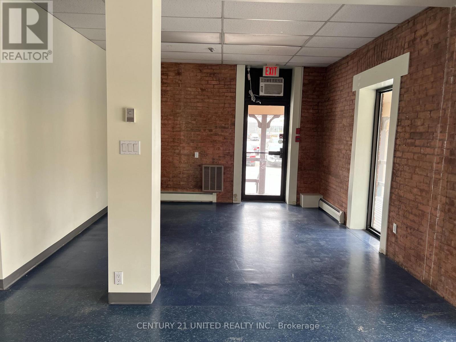 K - 190 Charlotte Street, Peterborough, Ontario  K9J 2T8 - Photo 3 - X12959386