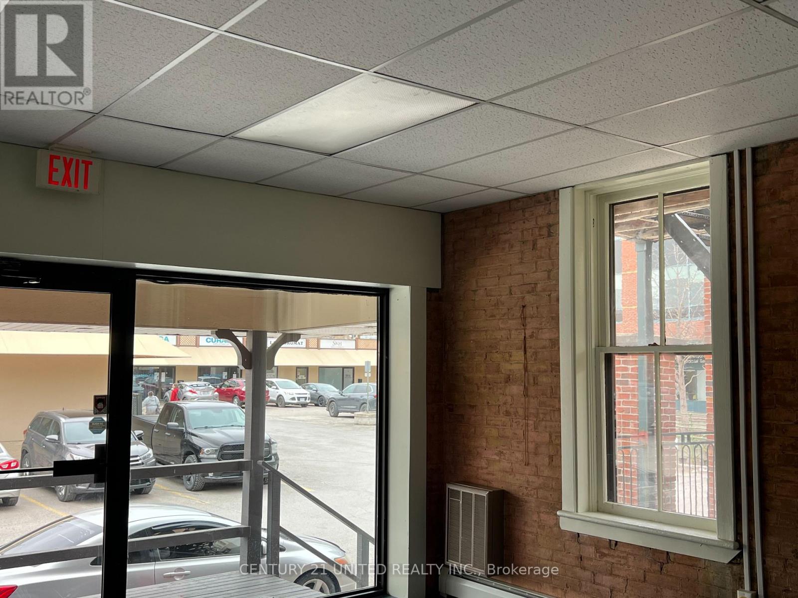 K - 190 Charlotte Street, Peterborough, Ontario  K9J 2T8 - Photo 4 - X12959386