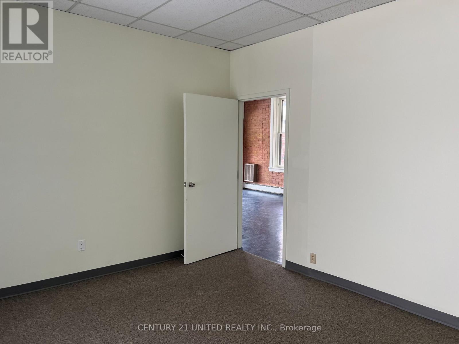 K - 190 Charlotte Street, Peterborough, Ontario  K9J 2T8 - Photo 5 - X12959386