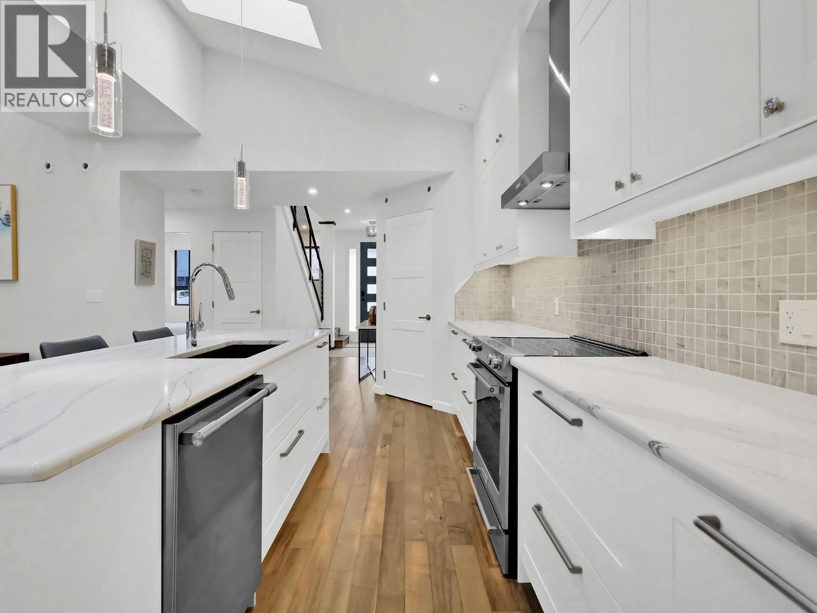 700 CHURCHILL Avenue Penticton Photo 7