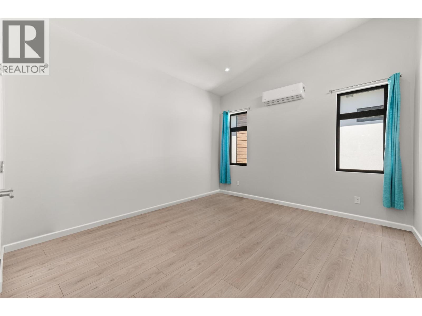 700 CHURCHILL Avenue Penticton Photo 38