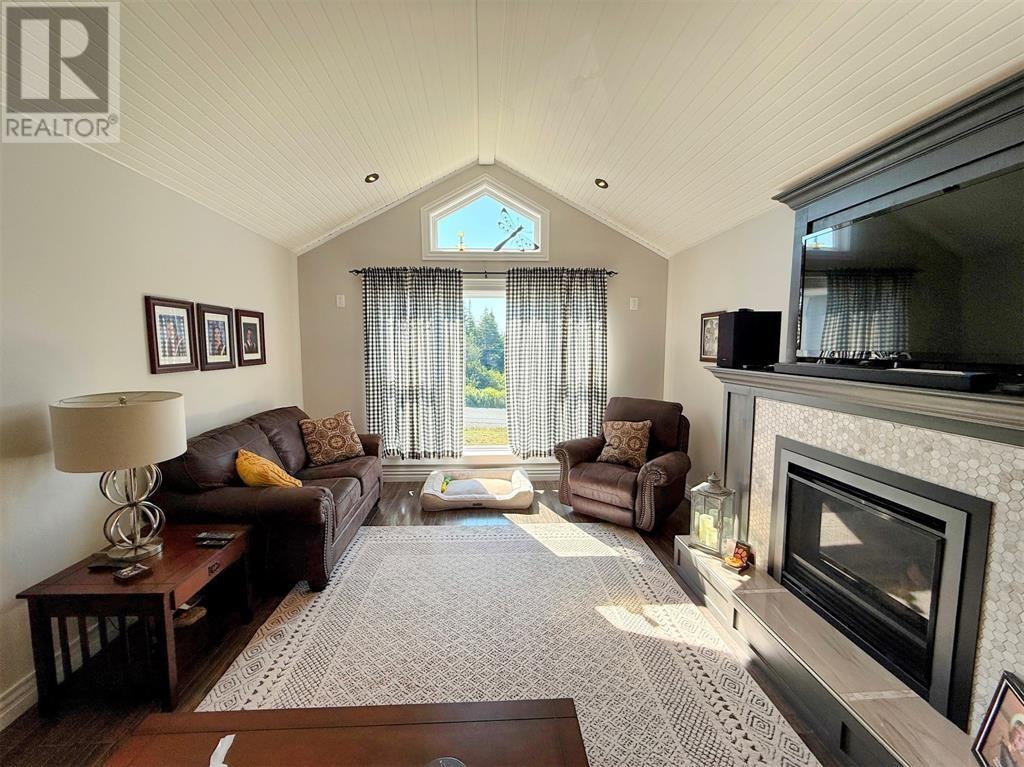 16 Park Crescent, Catalina, Newfoundland & Labrador    - Photo 3 - 1295860