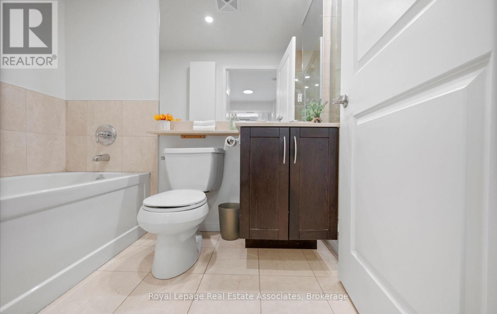 908 - 21 Grand Magazine Street, Toronto, Ontario  M5V 1B5 - Photo 15 - C12959416