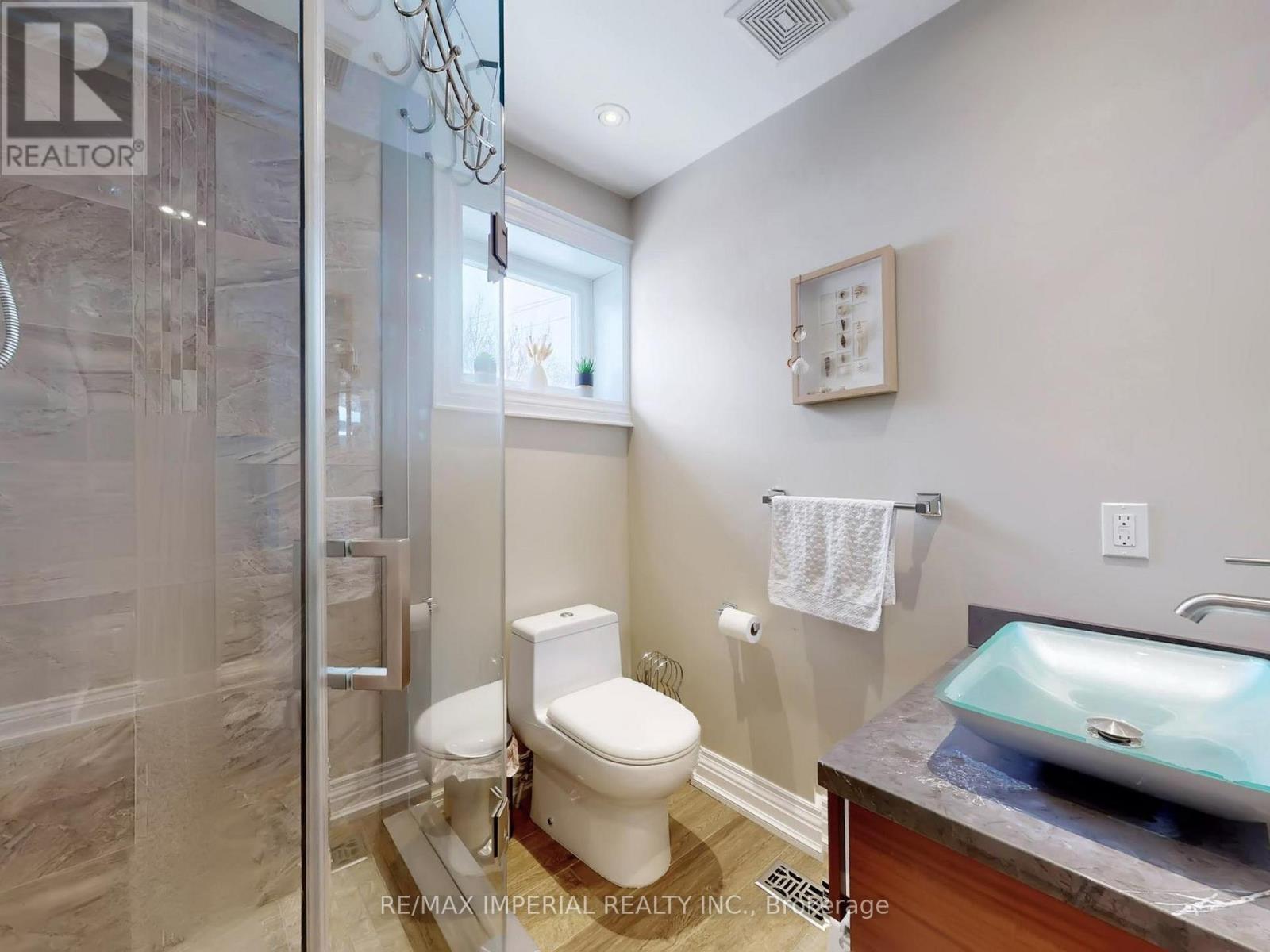 35 Waddington Crescent, Toronto, Ontario  M2J 2Z9 - Photo 16 - C12959430