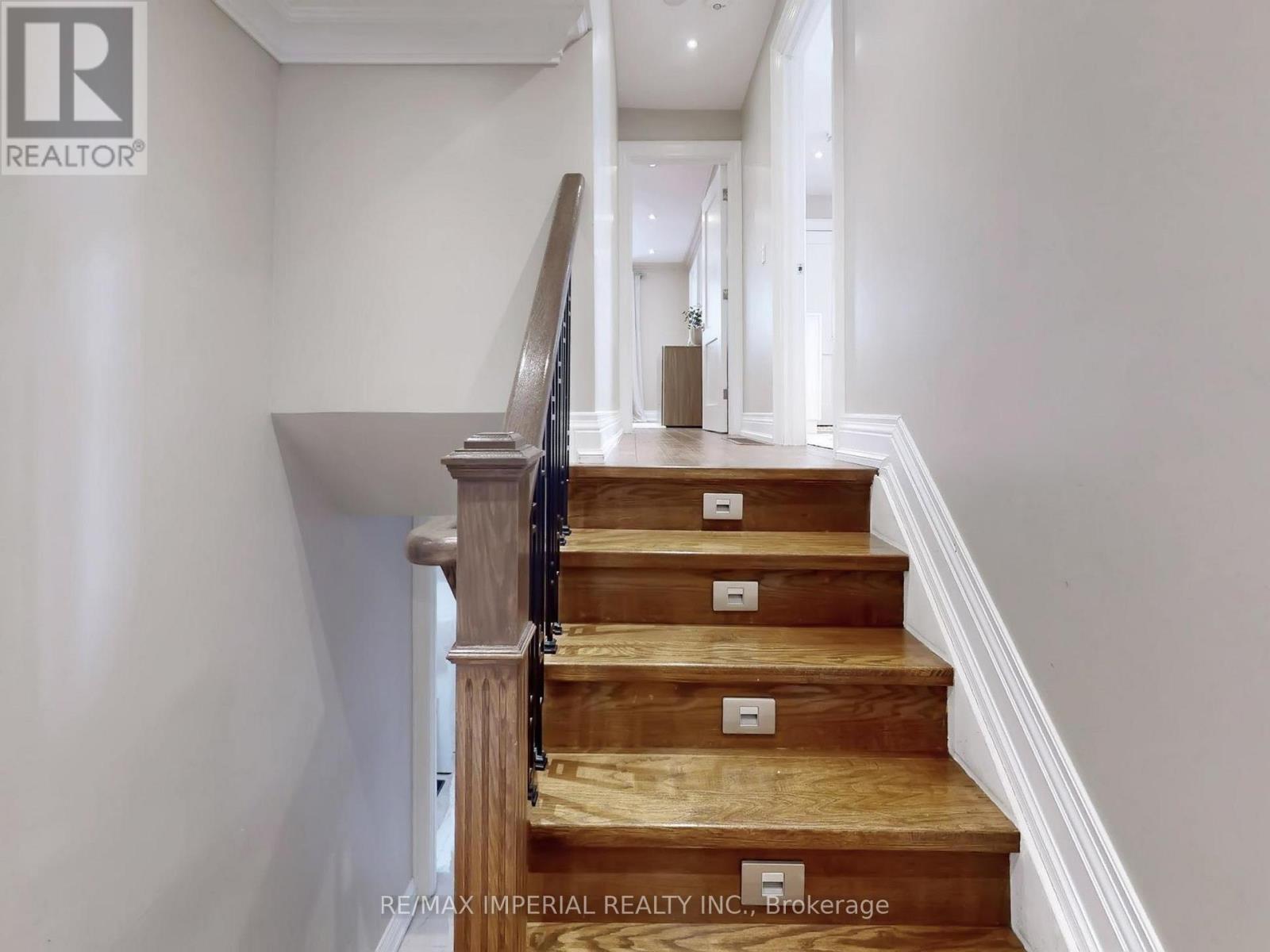 35 Waddington Crescent, Toronto, Ontario  M2J 2Z9 - Photo 17 - C12959430