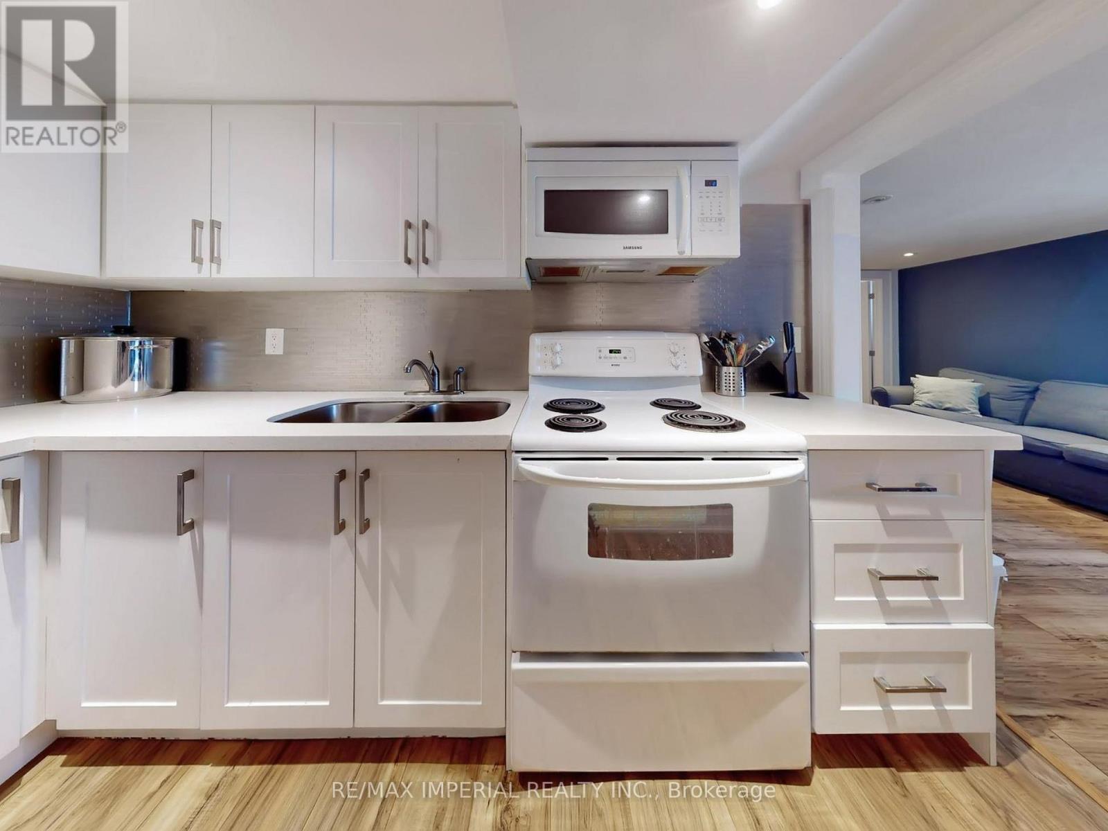 35 Waddington Crescent, Toronto, Ontario  M2J 2Z9 - Photo 35 - C12959430