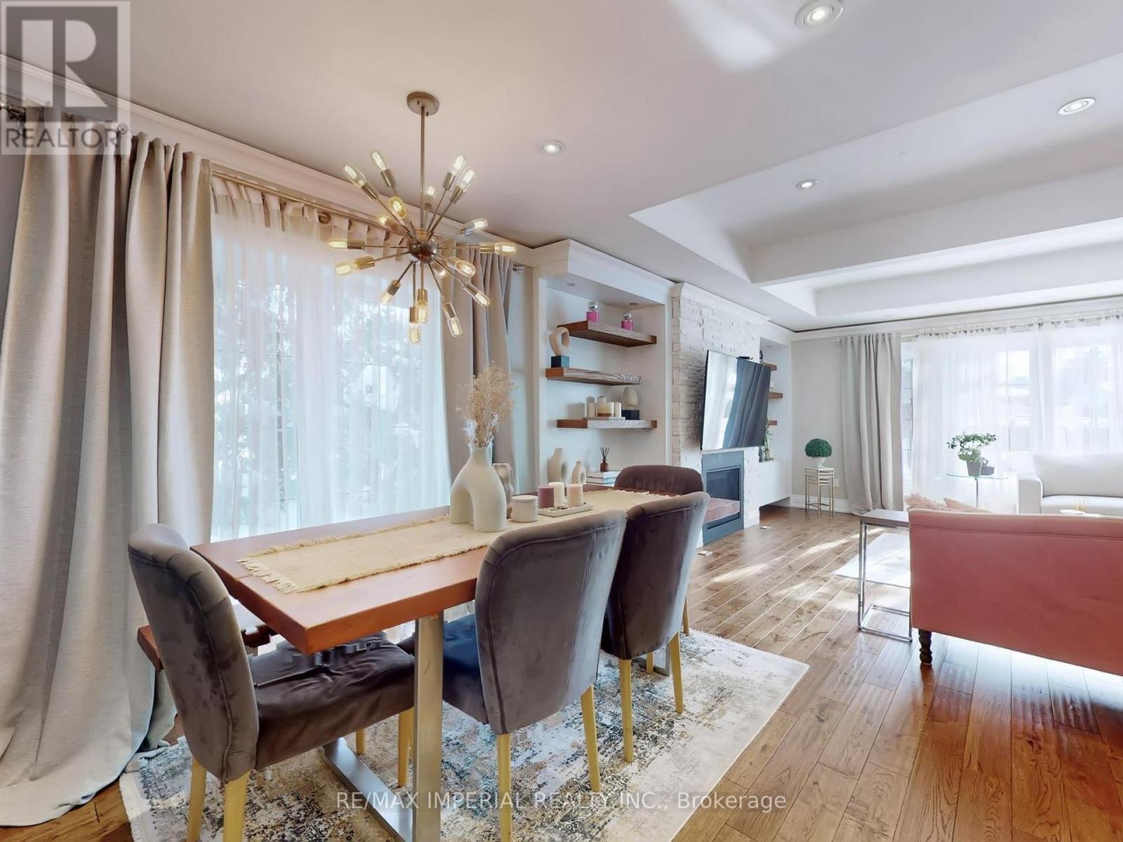 35 Waddington Crescent, Toronto, Ontario  M2J 2Z9 - Photo 4 - C12959430