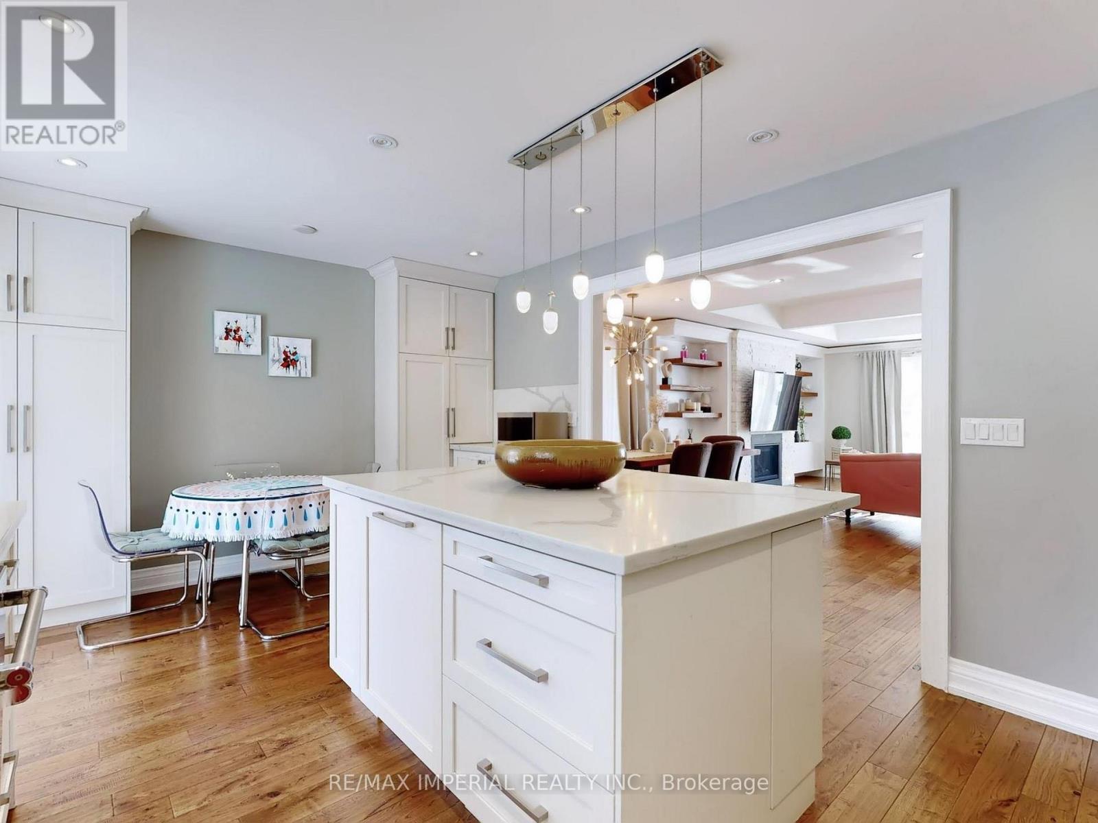 35 Waddington Crescent, Toronto, Ontario  M2J 2Z9 - Photo 8 - C12959430