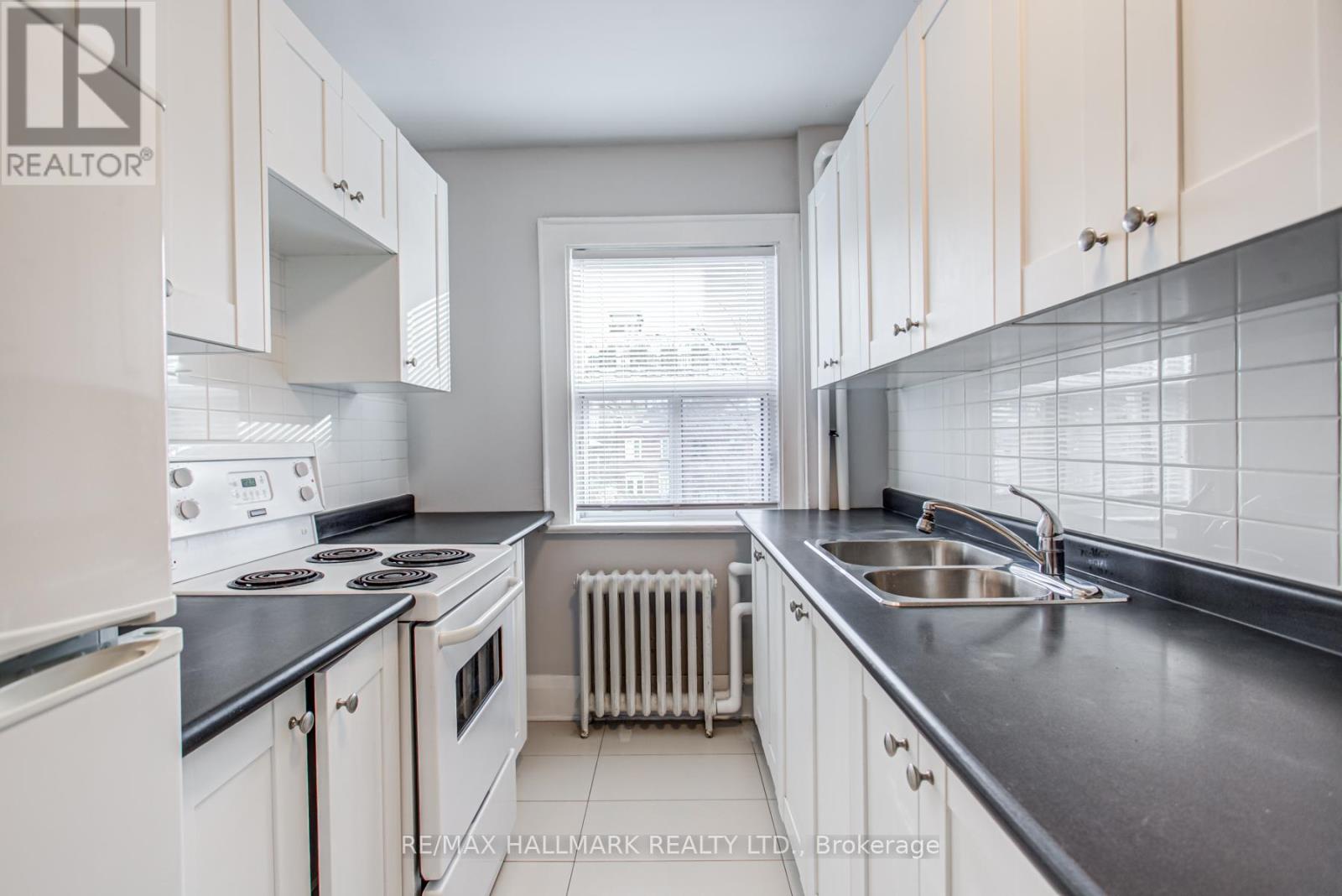 1 - 27 Sherwood Avenue, Toronto, Ontario  M4P 2A6 - Photo 13 - C12959516