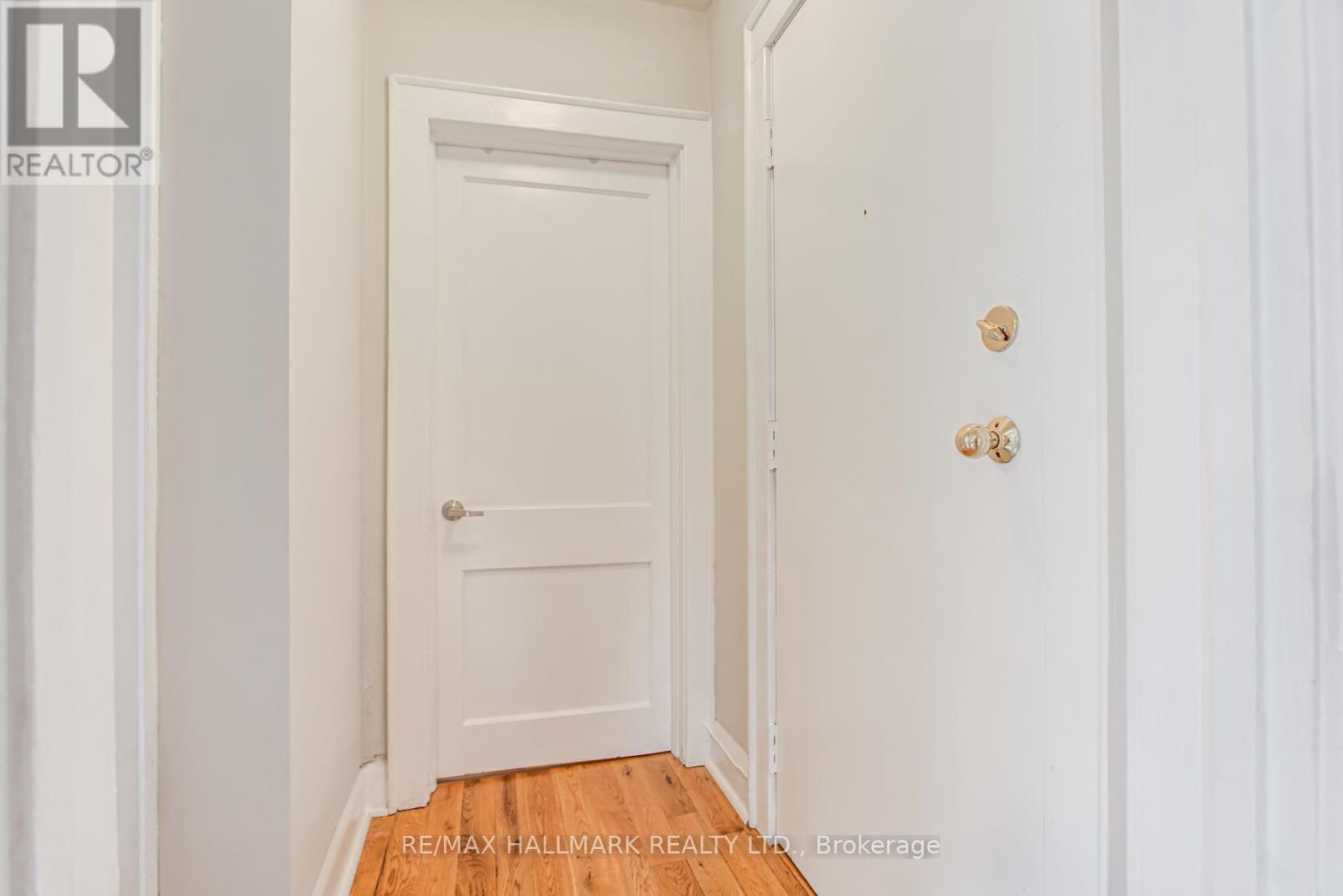 1 - 27 Sherwood Avenue, Toronto, Ontario  M4P 2A6 - Photo 2 - C12959516