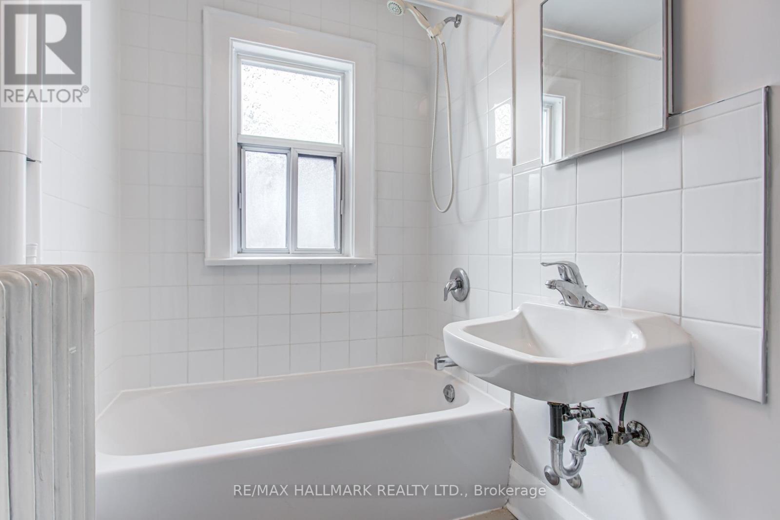 1 - 27 Sherwood Avenue, Toronto, Ontario  M4P 2A6 - Photo 3 - C12959516