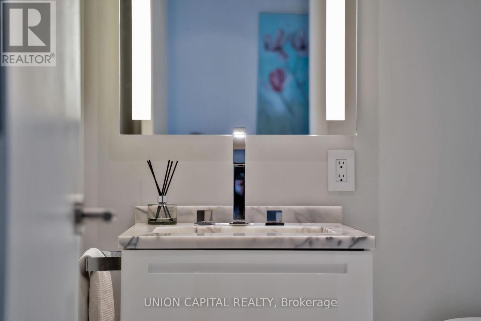 5508 - 180 University Avenue, Toronto, Ontario  M5H 0A2 - Photo 18 - C12959530