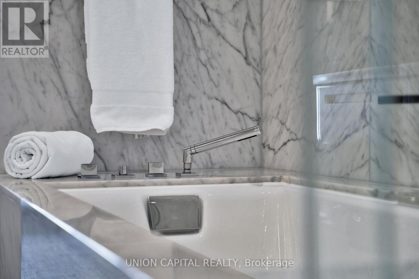 5508 - 180 University Avenue, Toronto, Ontario  M5H 0A2 - Photo 23 - C12959530