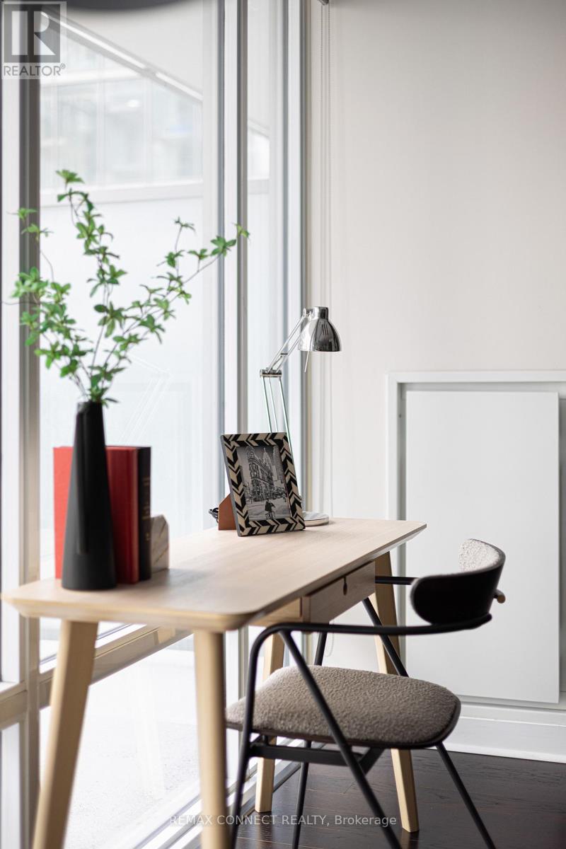 330 - 90 Stadium Road, Toronto, Ontario  M5V 3W5 - Photo 19 - C12959542