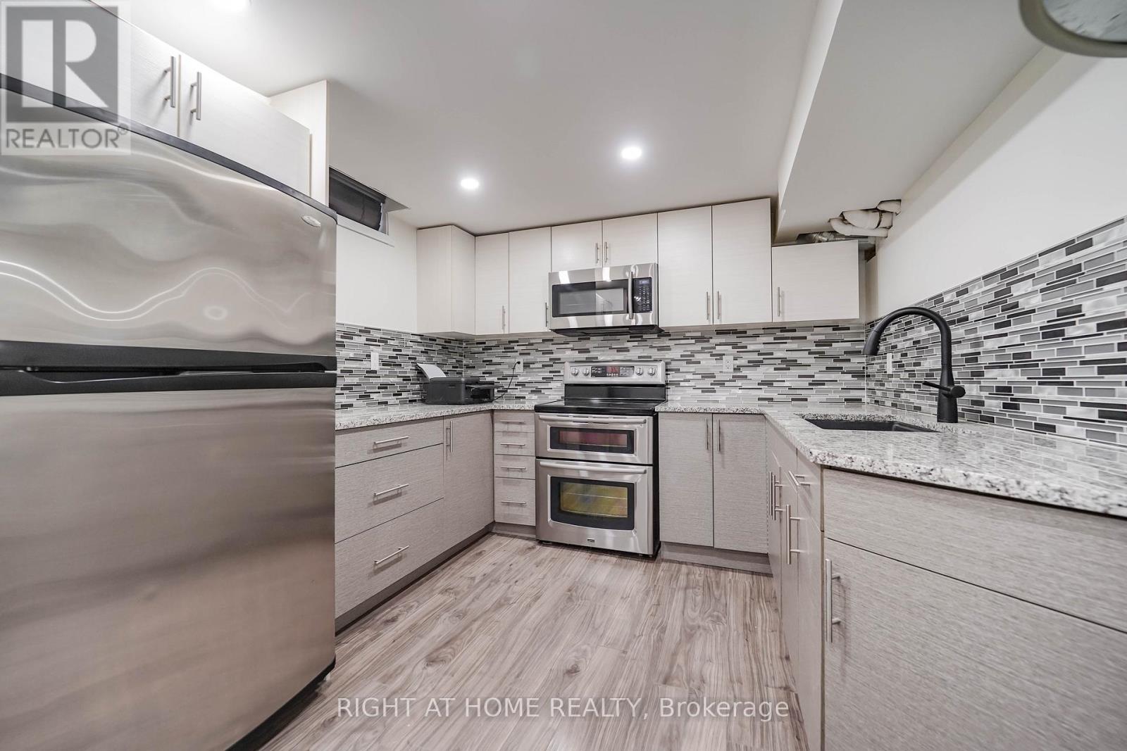 35 Tillbrook Court, Toronto, Ontario  M1B 1N5 - Photo 30 - E12959336