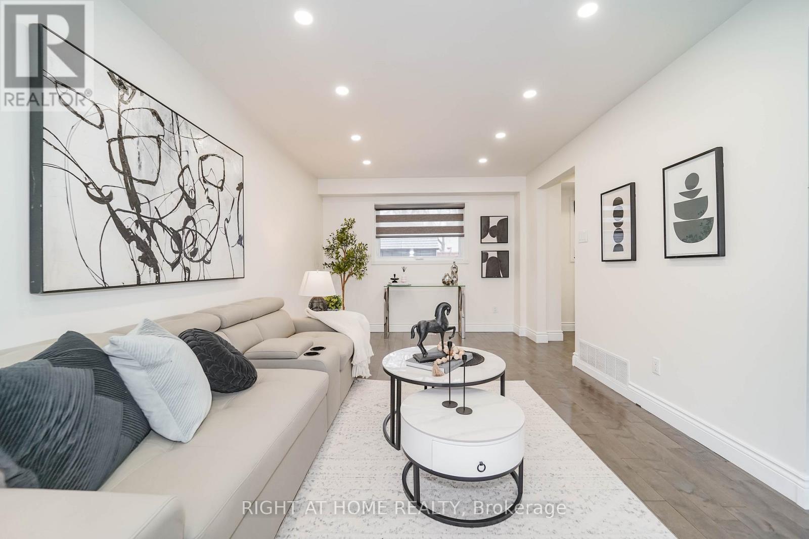 35 Tillbrook Court, Toronto, Ontario  M1B 1N5 - Photo 4 - E12959336